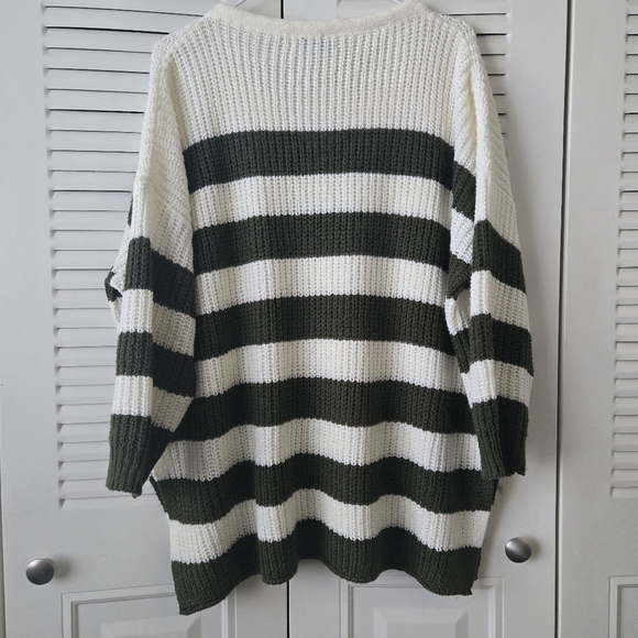She + Sky Knit Sweater Creme & Green stripes Size S/M  #202 - Picture 3 of 6
